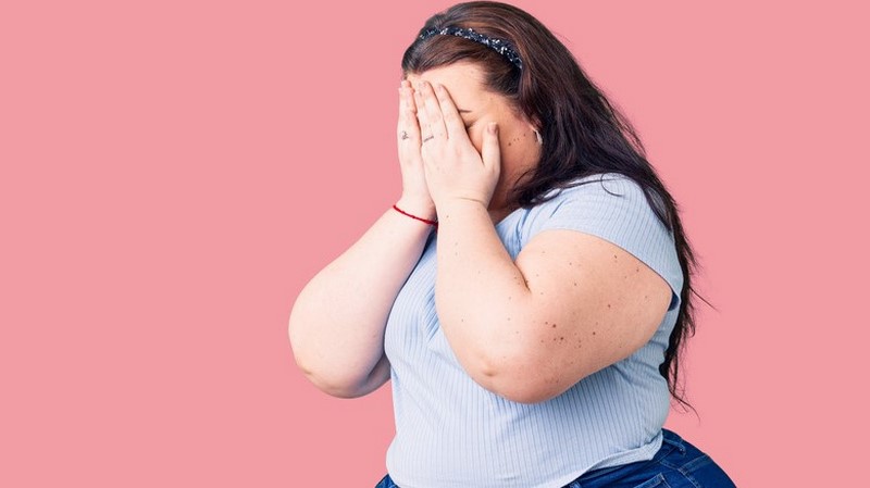 Chubby-bi-body-shaming-nen-lam-gi