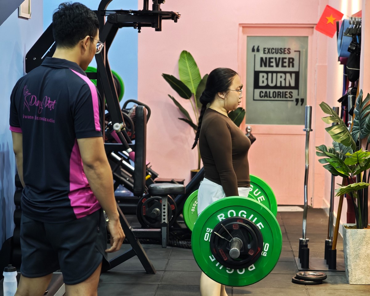 Tập gym giảm mỡ tăng cơ tại Dáng Việt.